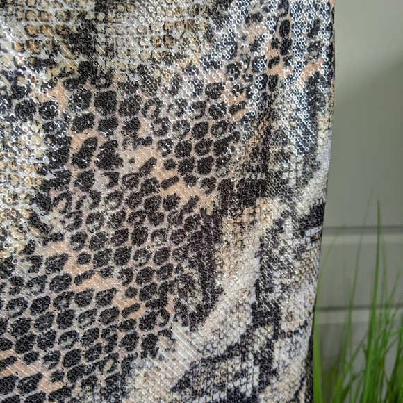 Elie Tahari Blouse Sleeveless Sequin Snake Print Draped Neck Truffle Black L NWT - Picture 13 of 16